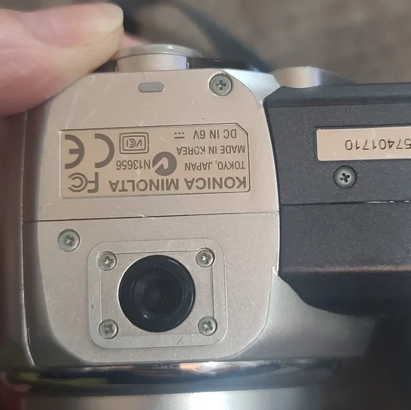 Konica Minolta Dimage Z2 Digital Camera 10x Zoom - Picture 8 of 12